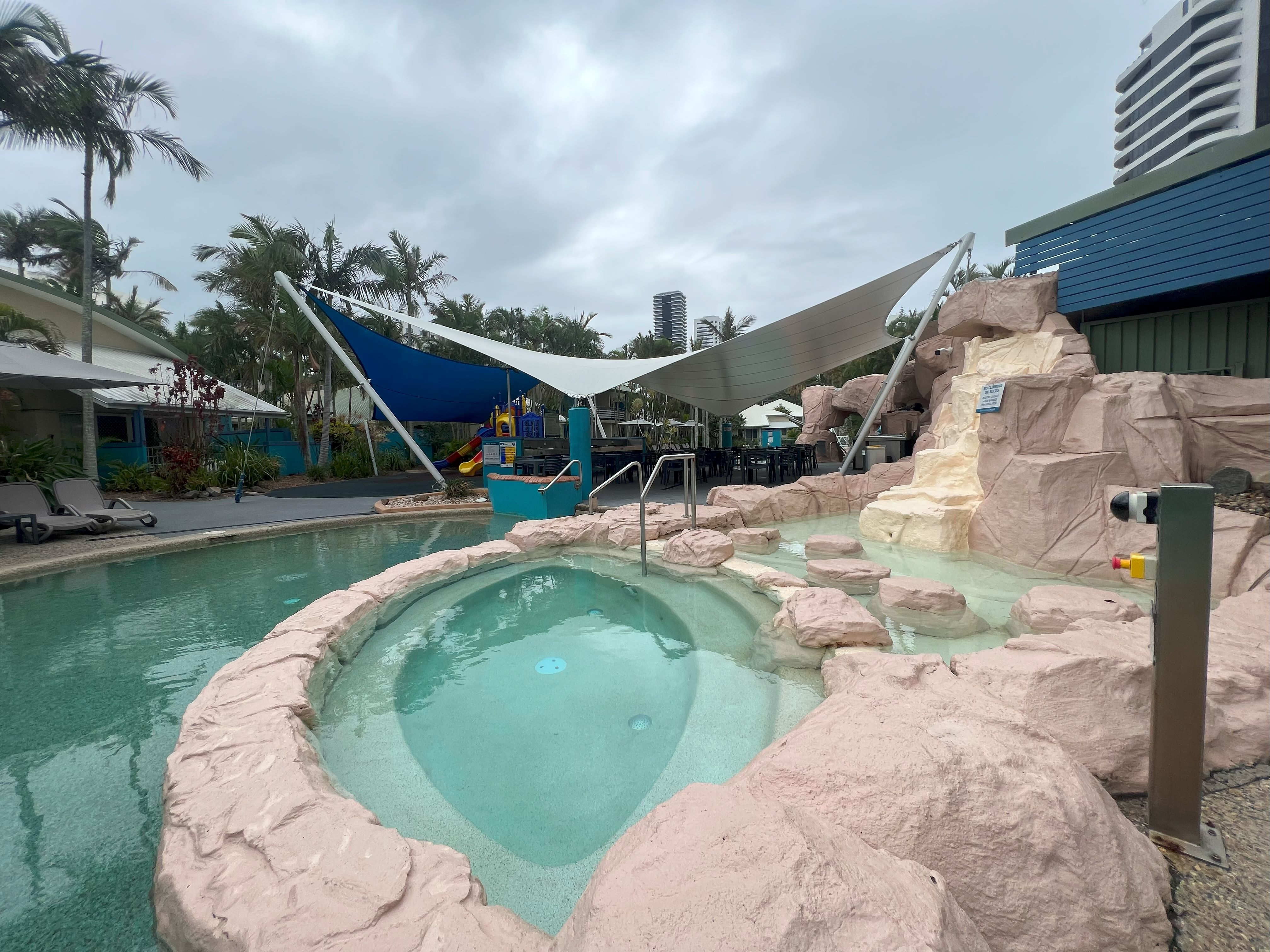 Diamond Beach 2 Bedroom Pool Side