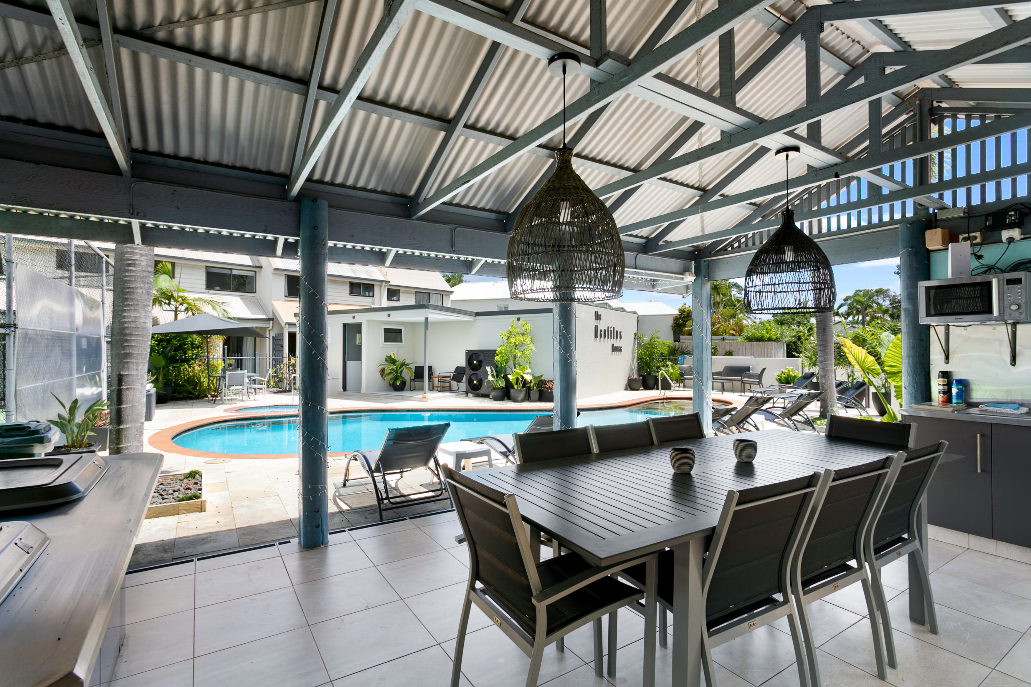 Unit 2  Central Noosa River Hideaway