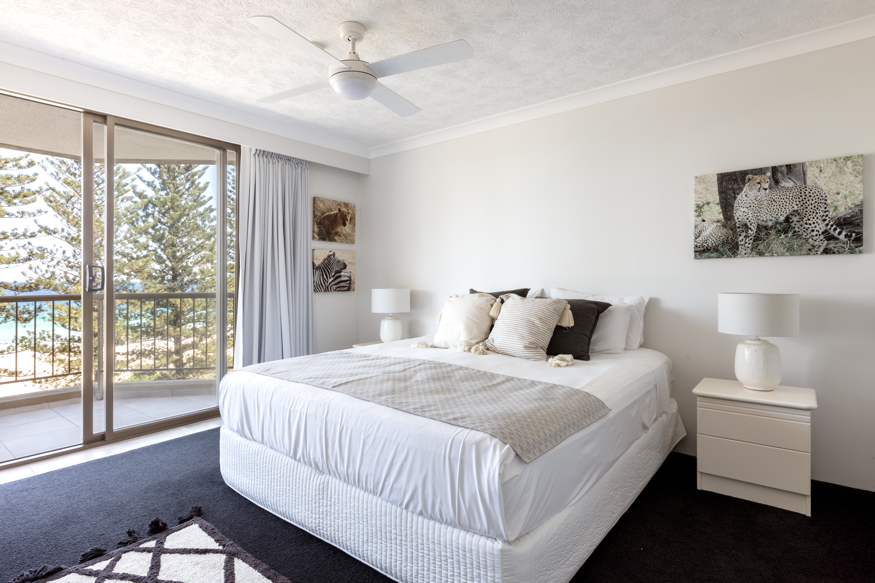 Apartment 22 Level 7 -2 Bedroom Luxury Apartment, Centre Unit