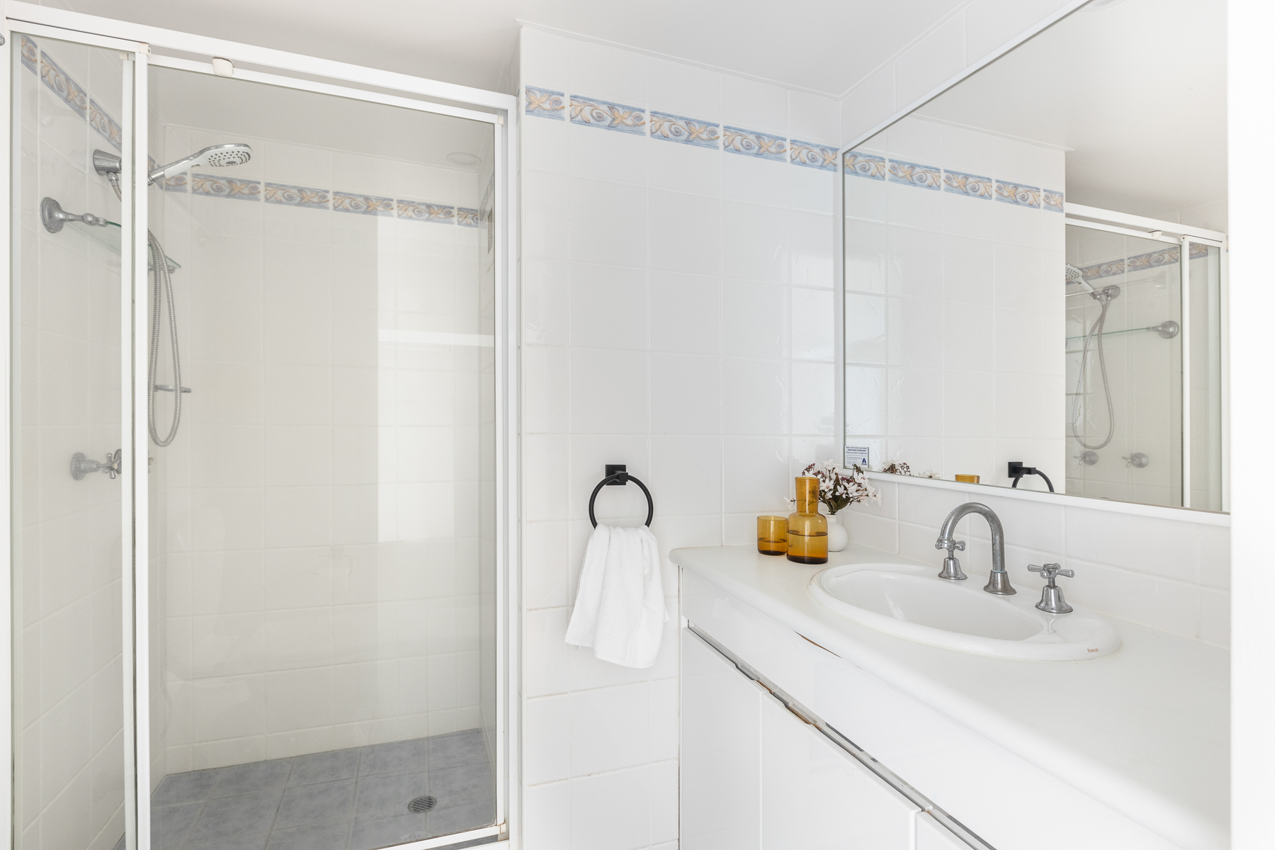 Apartment 25 Level 8 - 2 Bedroom Superior Apartment, Centre Unit