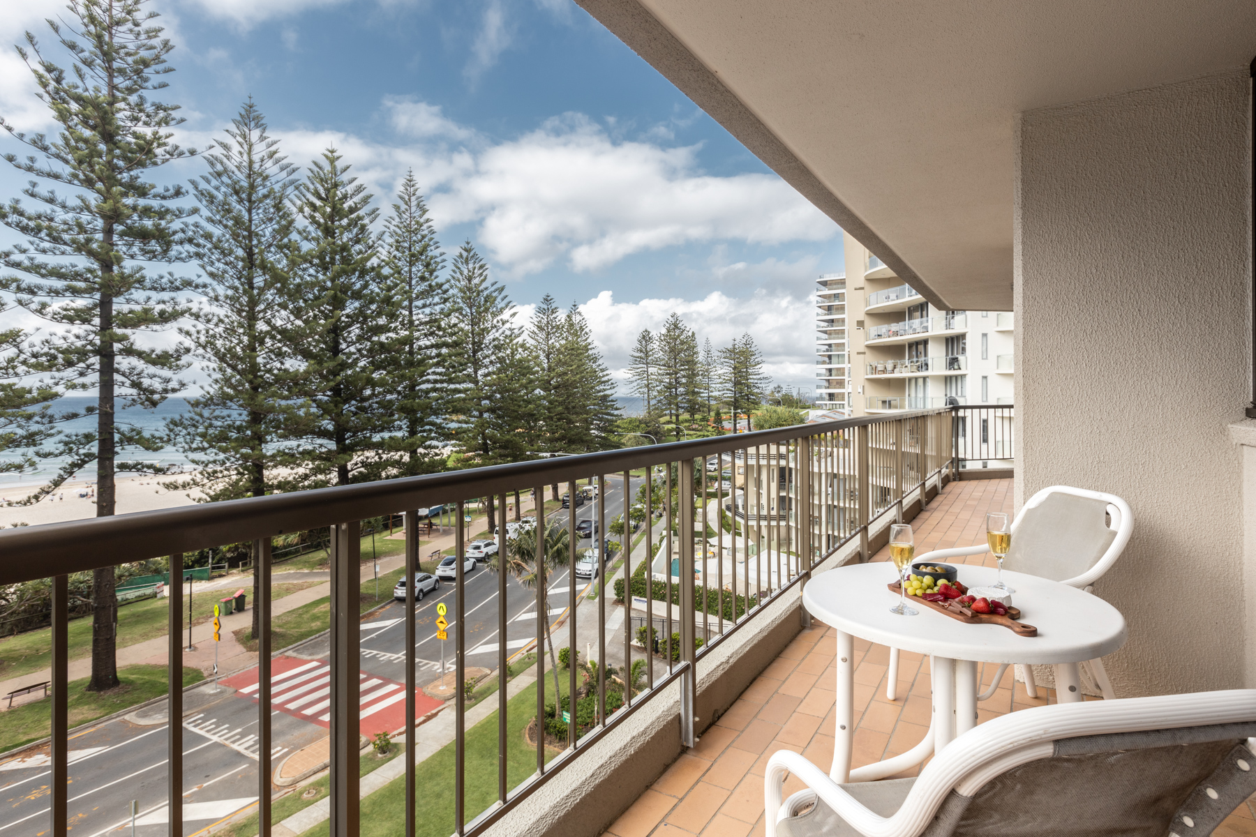 Apartment 19 Level 6 - 2 Bedroom Superior Apartment, Centre Unit
