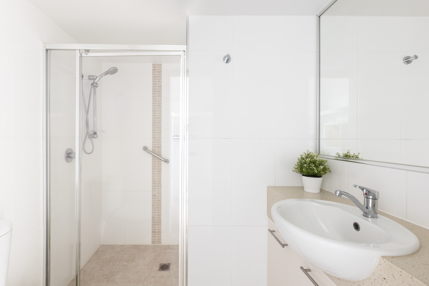 Apartment 31 Level 10 - 2 Bedroom Luxury Apartment-Centre Unit