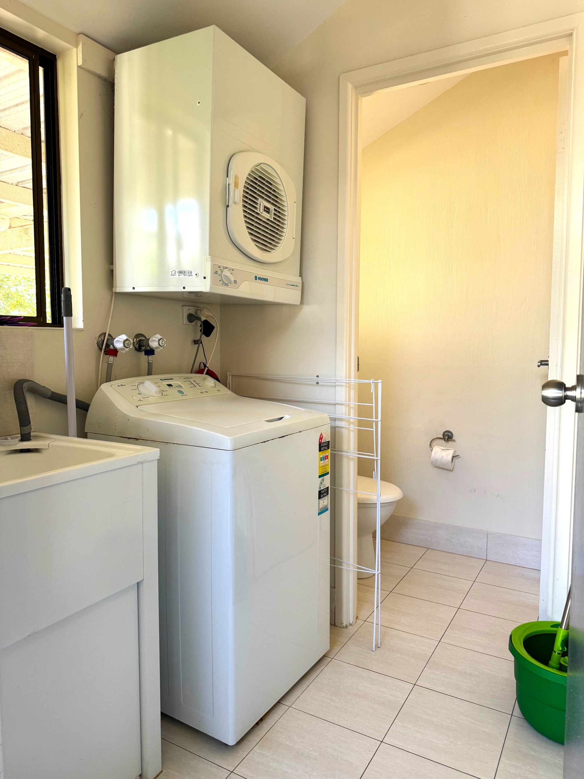 Unit 8 - Unique Noosa Parade Townhouse