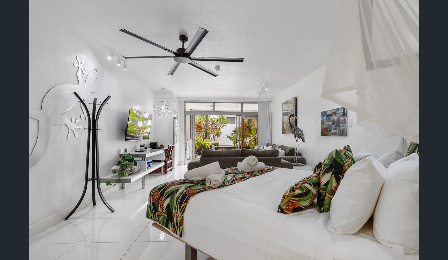 Sun Lotus Family Apartment