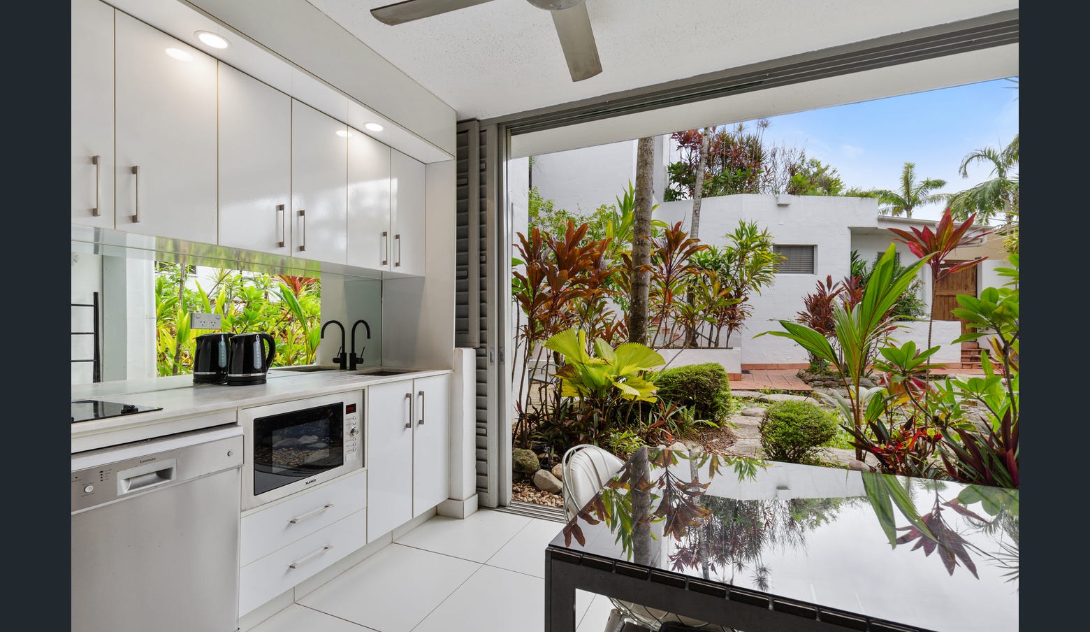 Sun Lotus Family Apartment