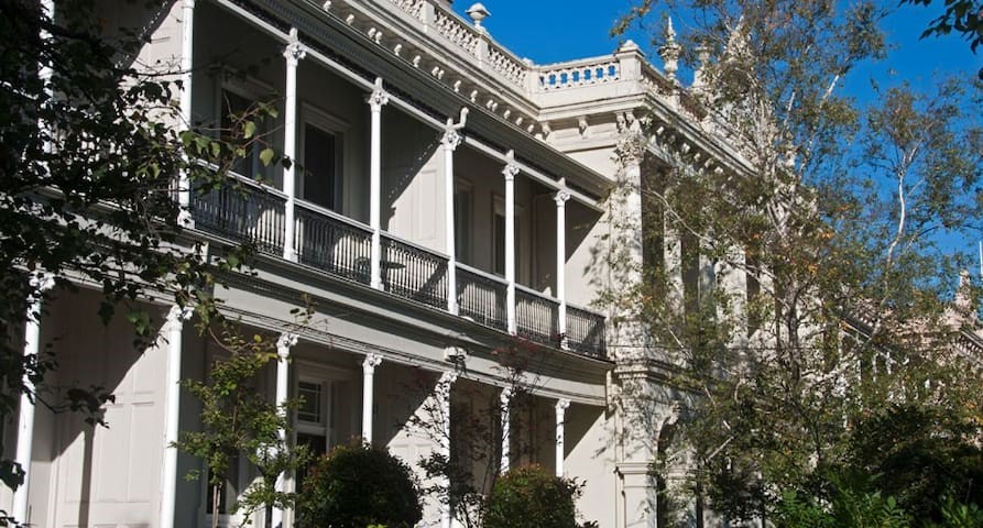 St. Vincents Place