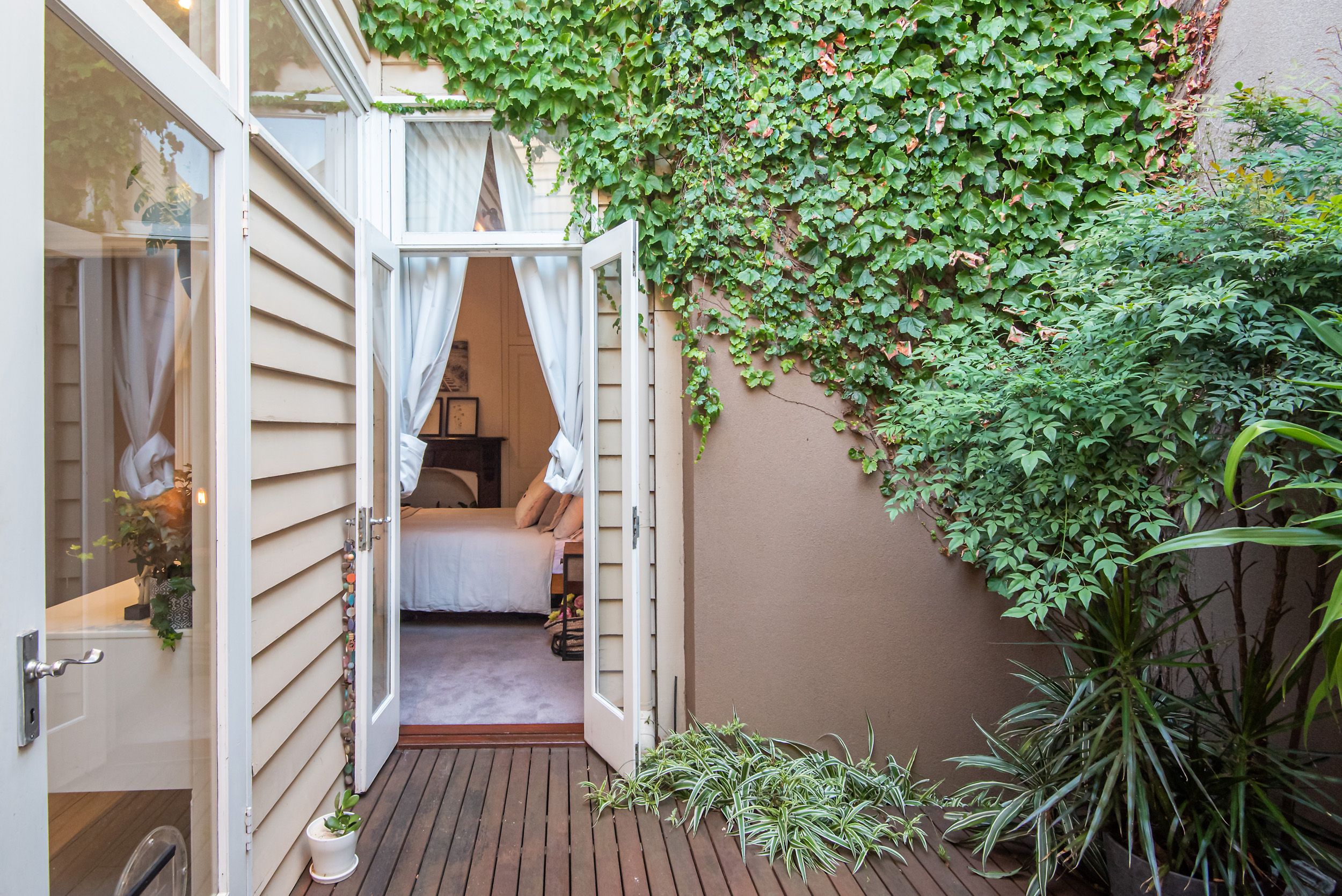 ELM COTTAGE SOUTH MELBOURNE LUXURY, LIFESTYLE & LOCATION