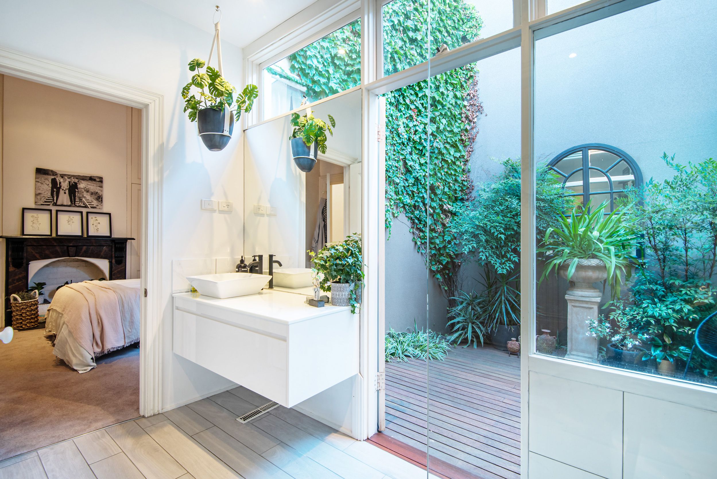 ELM COTTAGE SOUTH MELBOURNE LUXURY, LIFESTYLE & LOCATION