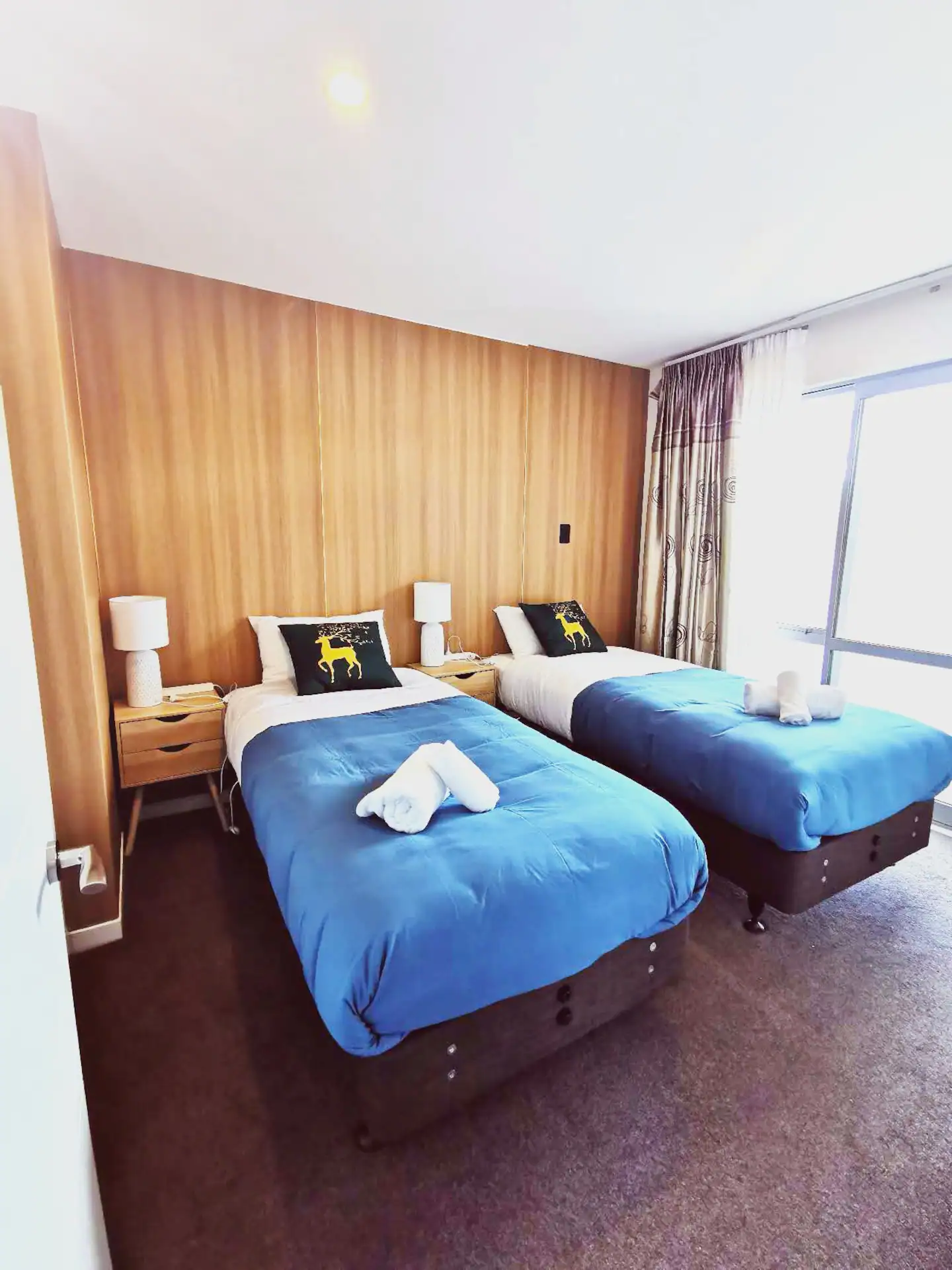 New, family friendly warm unit, free parking