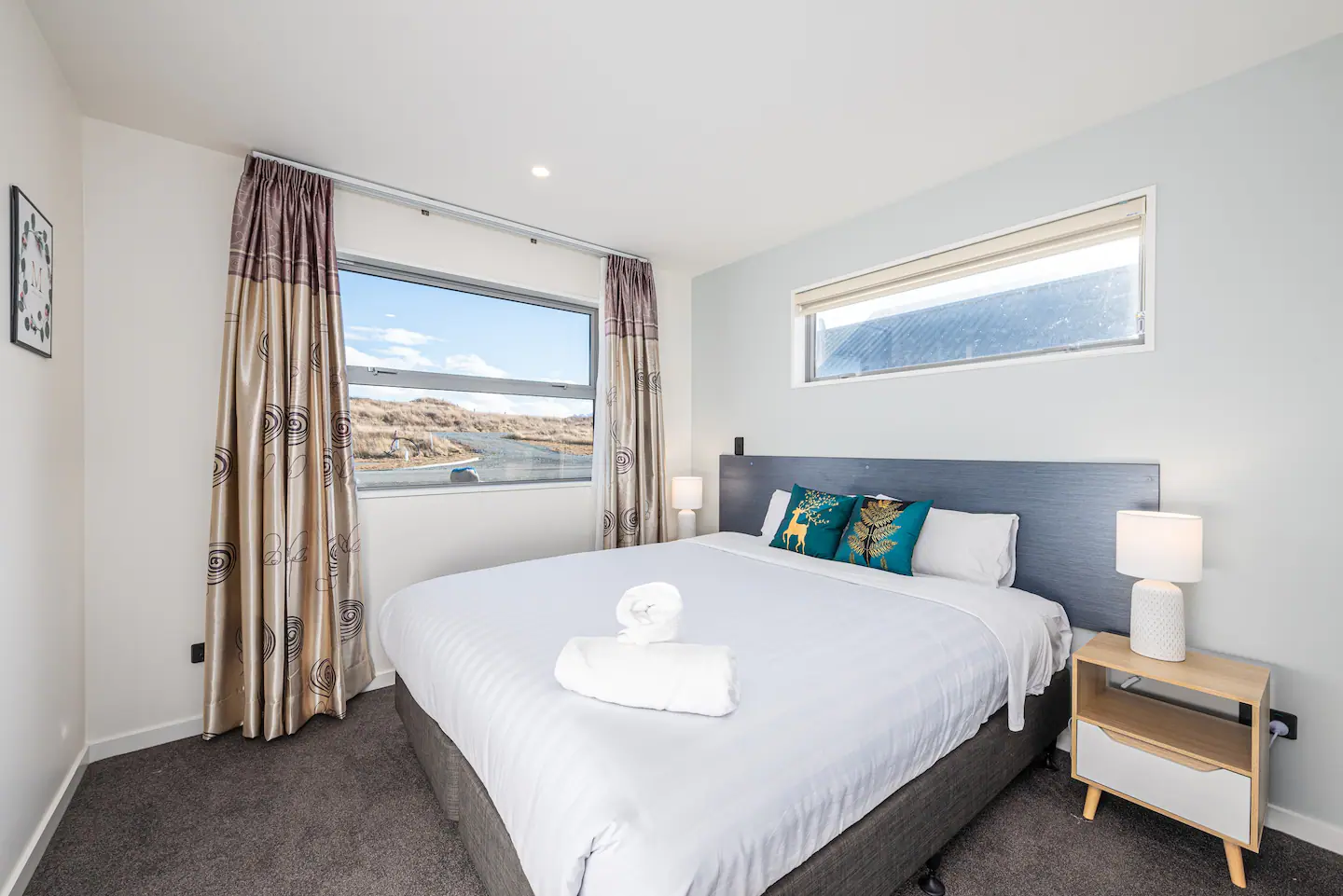 New, family friendly warm unit, free parking