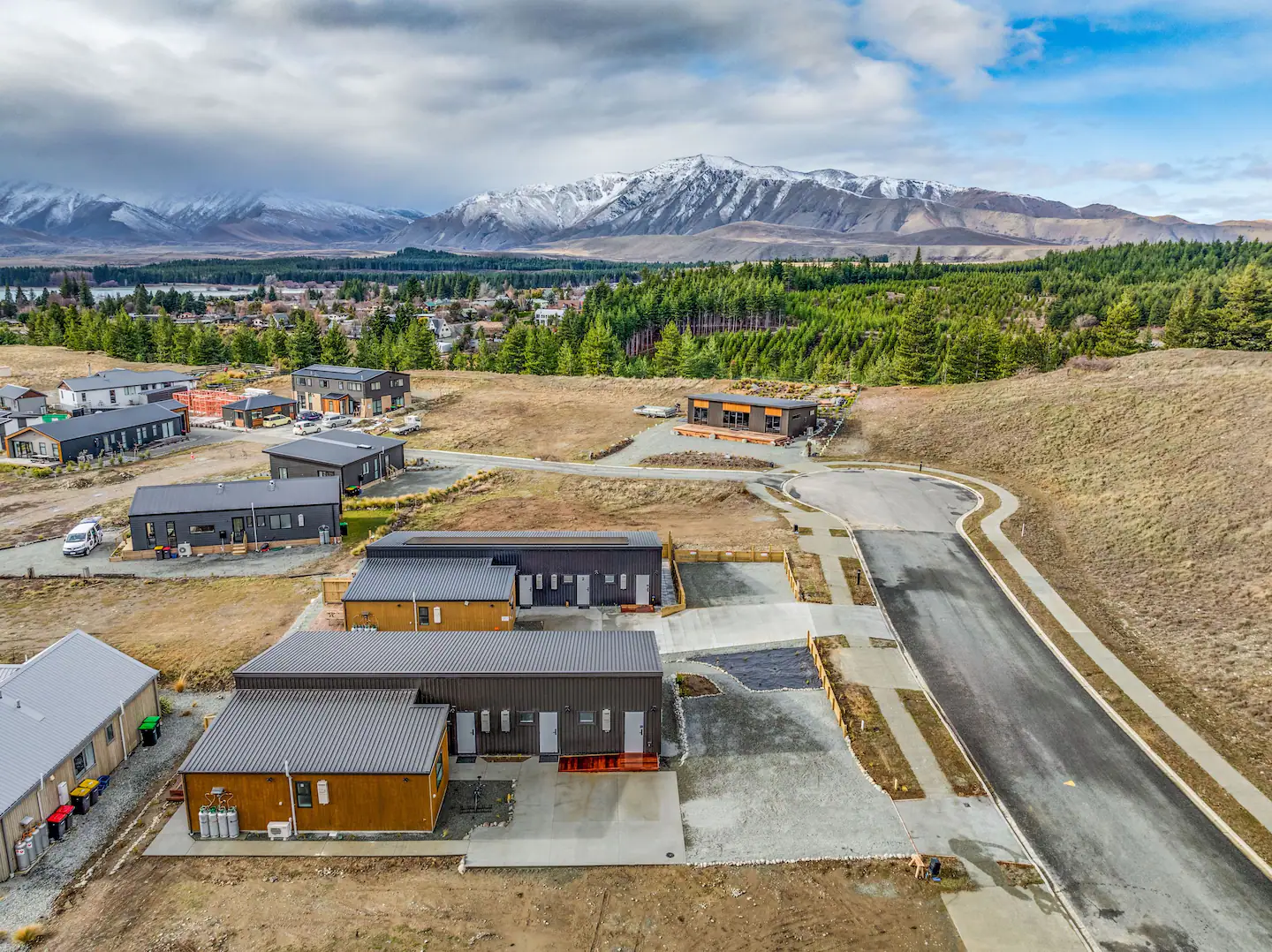 New warm modern 1 bedroom unit2