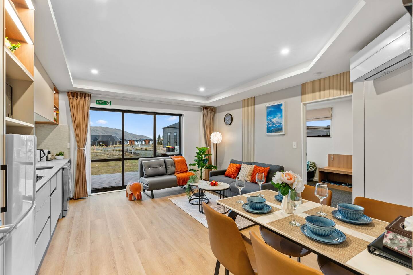 New warm modern family friendly /Unit4/2bedroom