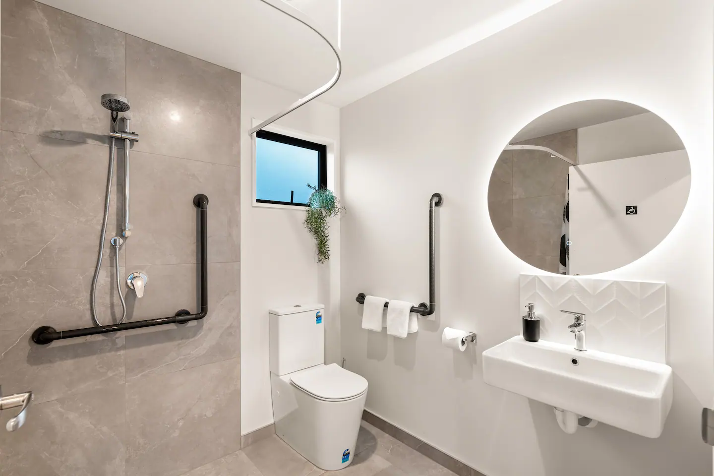 New stylish 1bedroom 1living /premium studio/Unit1