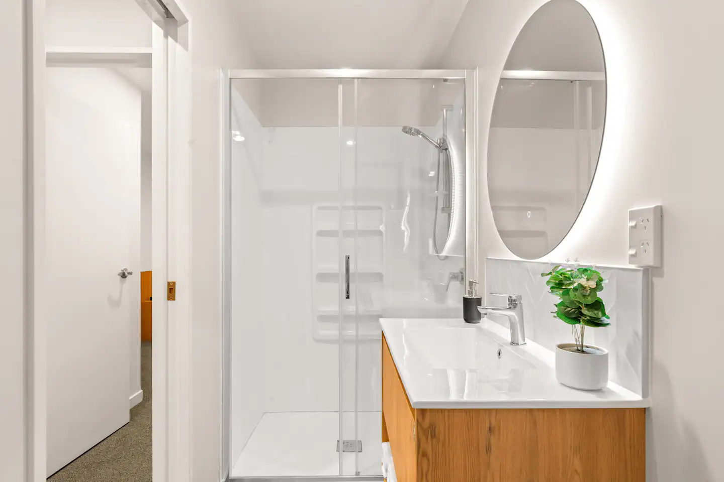 New stylish 2bedroom studio/Unit4
