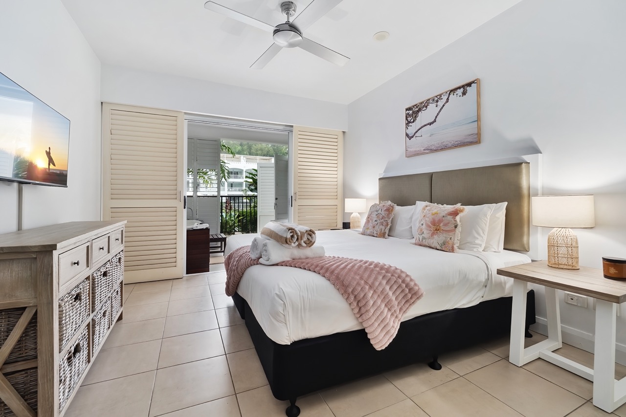 Beach Club Direct Pool Access 2 Bedroom 5113/4