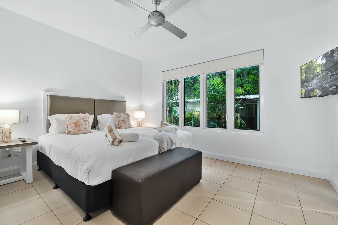 Beach Club Direct Pool Access 2 Bedroom 5113/4