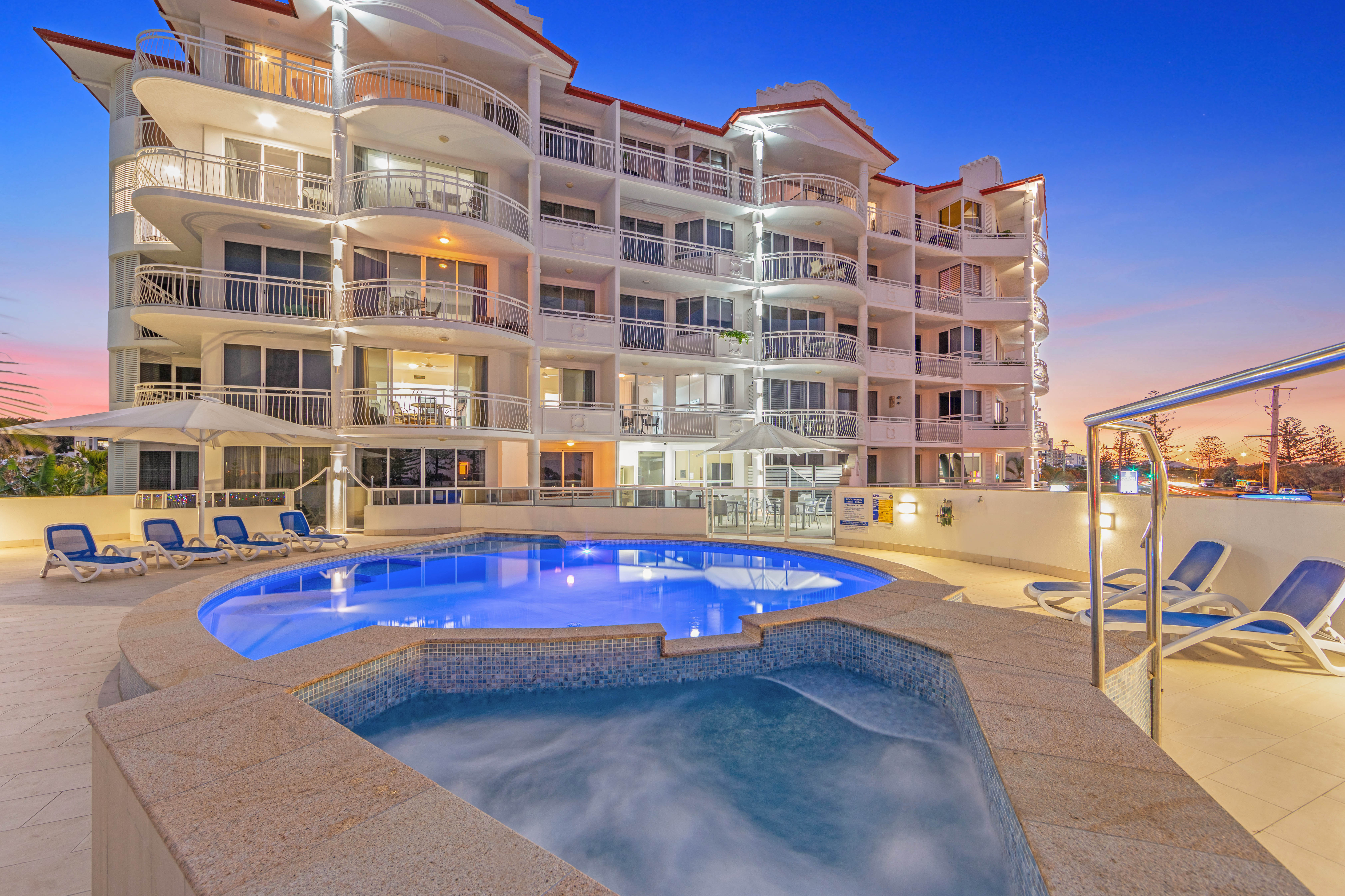 2 Bedroom Pool Side