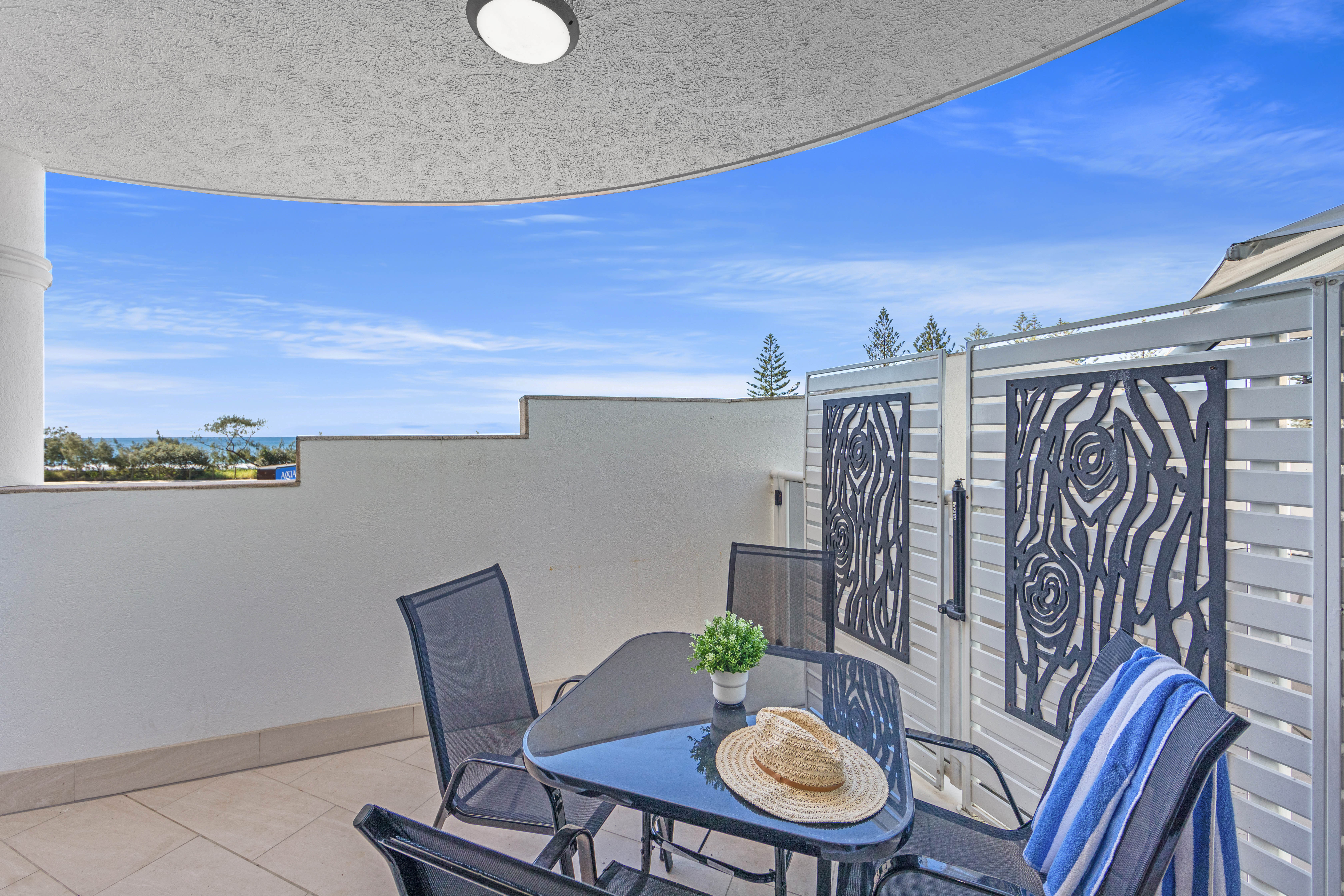 2 Bedroom Pool Side