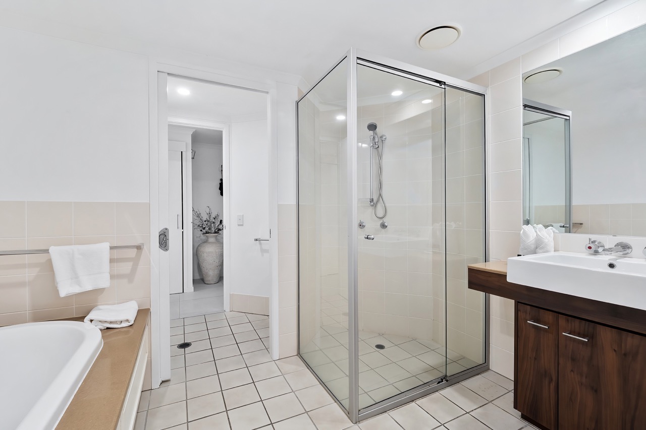 Amphora 2 Bedroom Ocean View Top Floor 631A