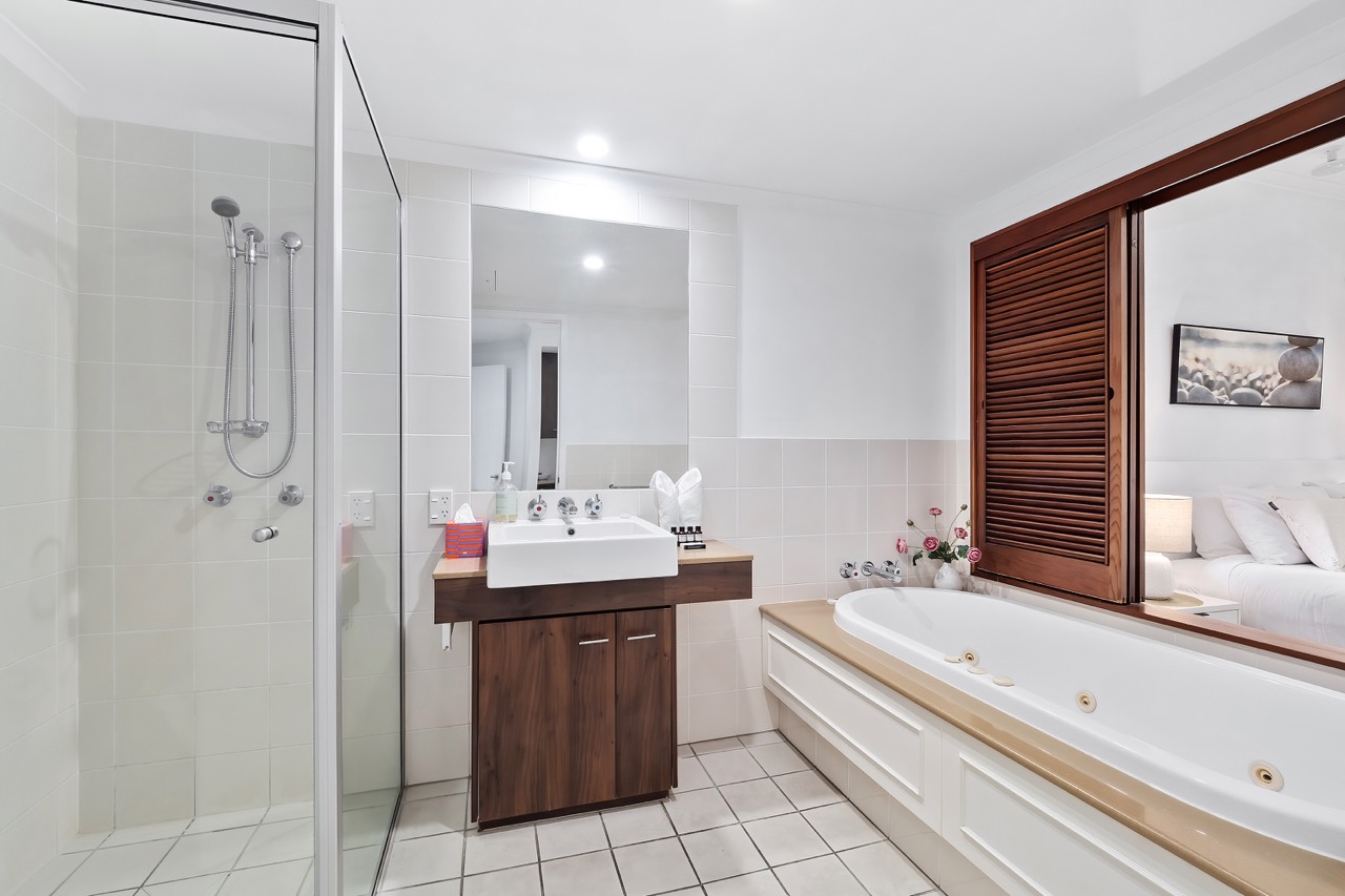 Amphora 3 Bedroom Ocean View Top Floor 631