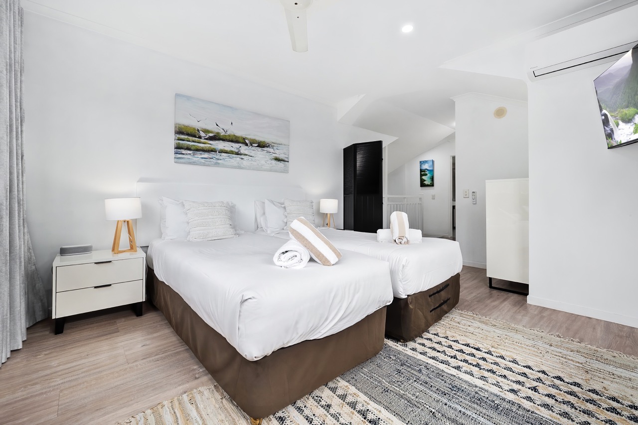 Amphora 3 Bedroom Ocean View Top Floor 631