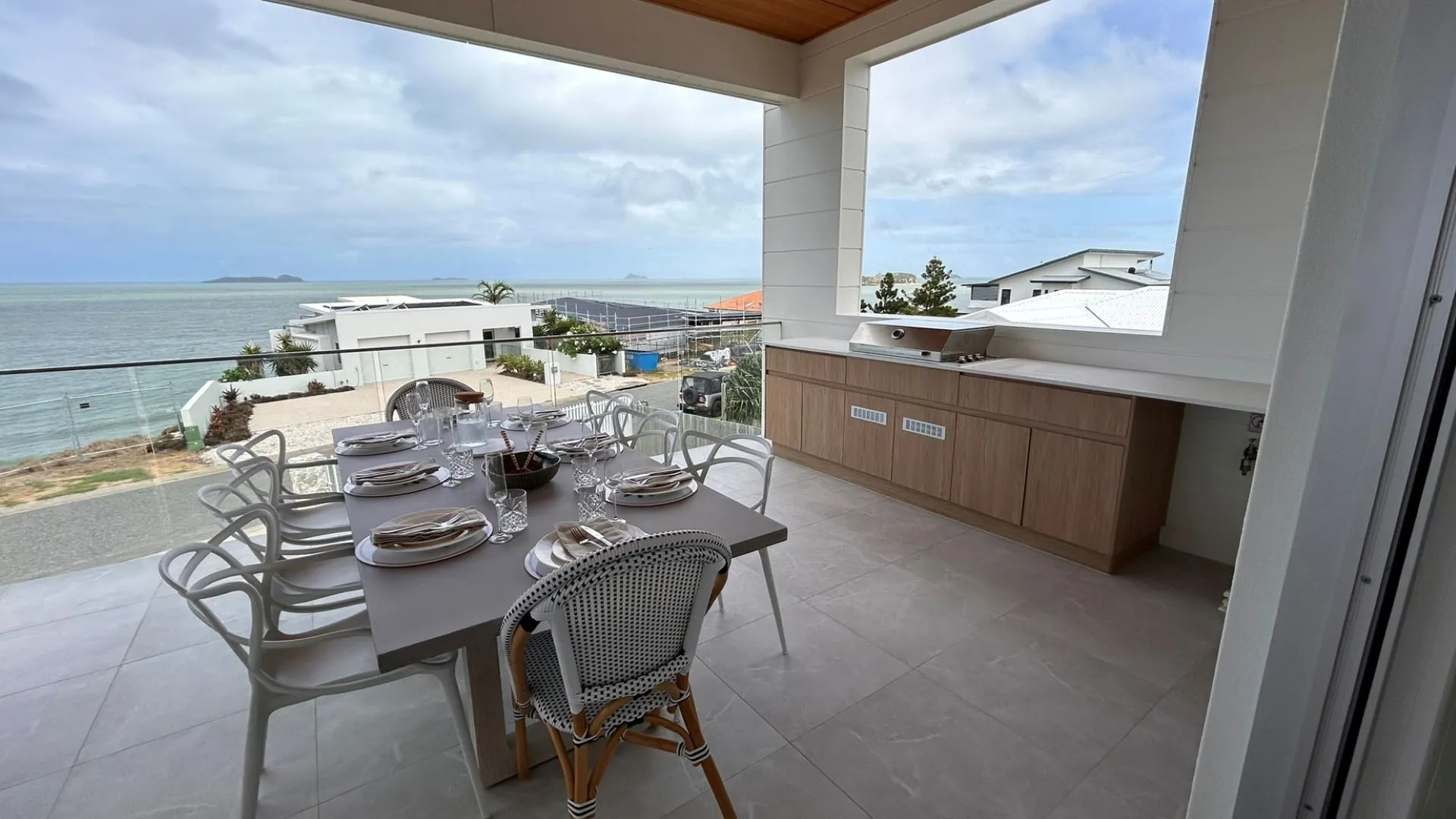 Sandy Steps Beach House – With Pool