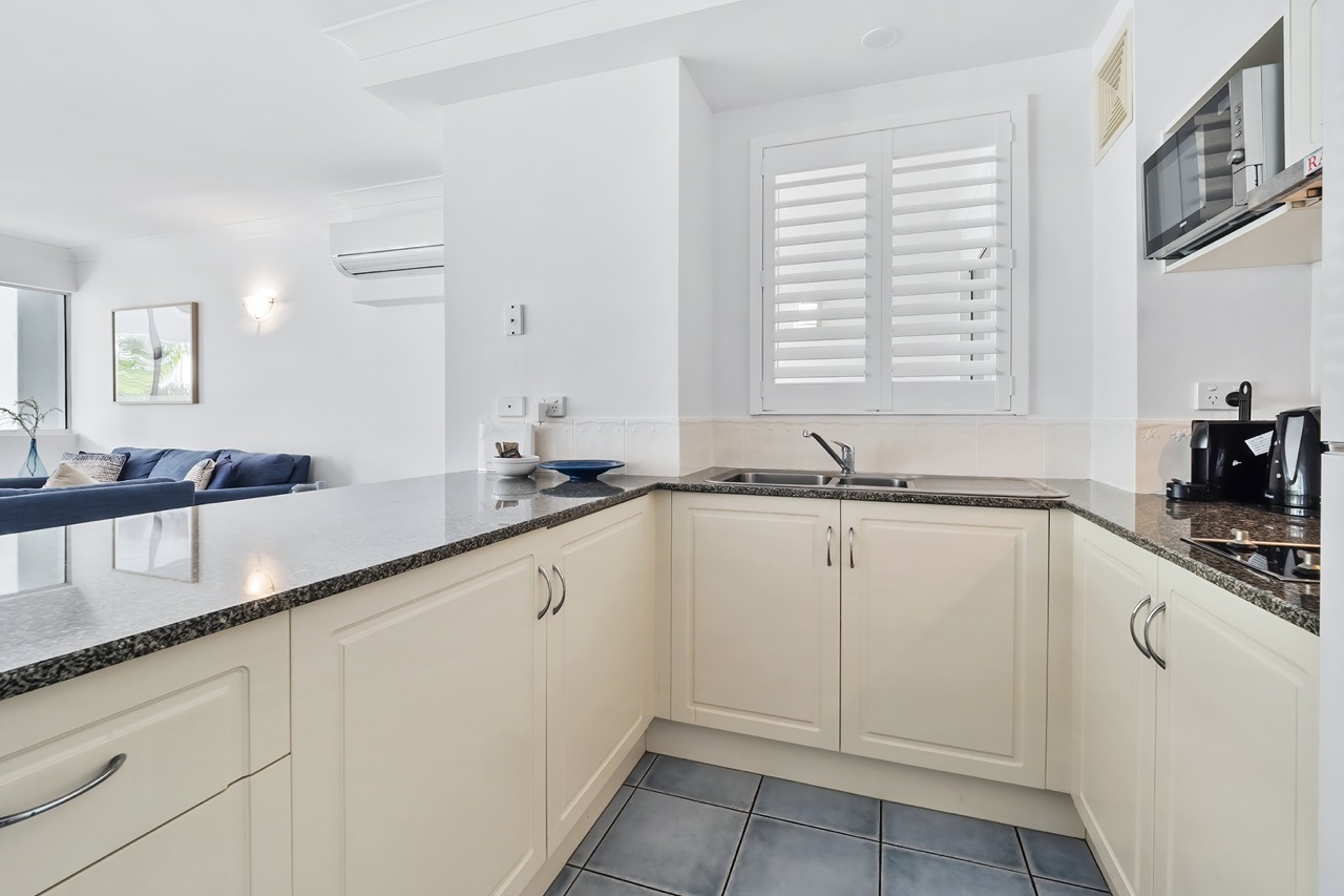 Alassio Absolute Beachfront 2 Bedroom 301