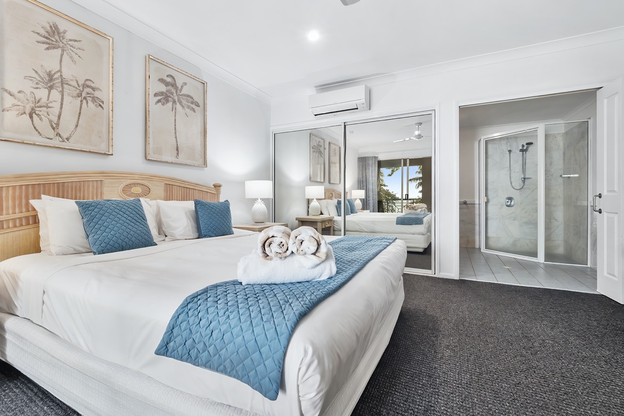 Alassio Absolute Beachfront 2 Bedroom 301
