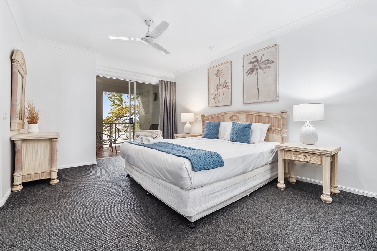Alassio Absolute Beachfront 2 Bedroom 301
