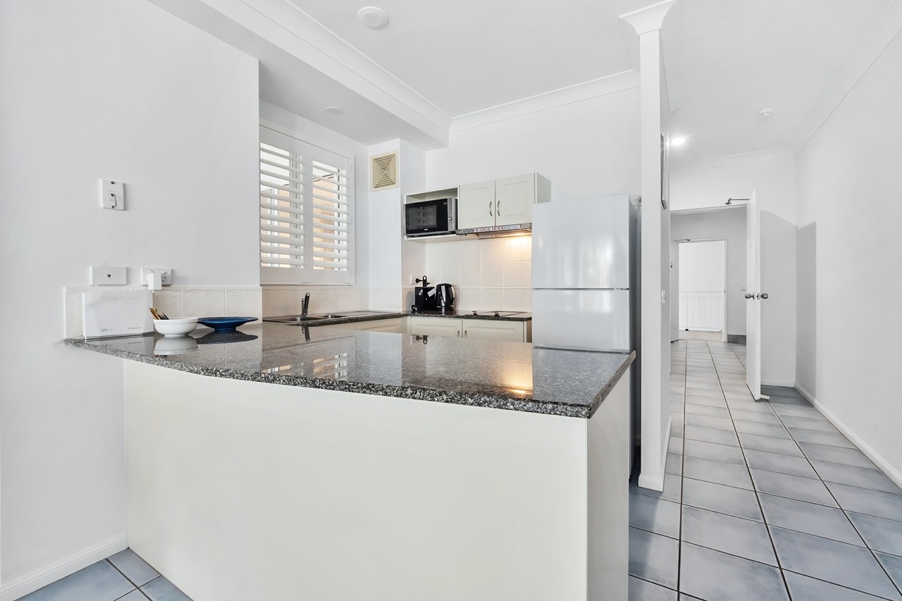 Alassio Absolute Beachfront 2 Bedroom 301