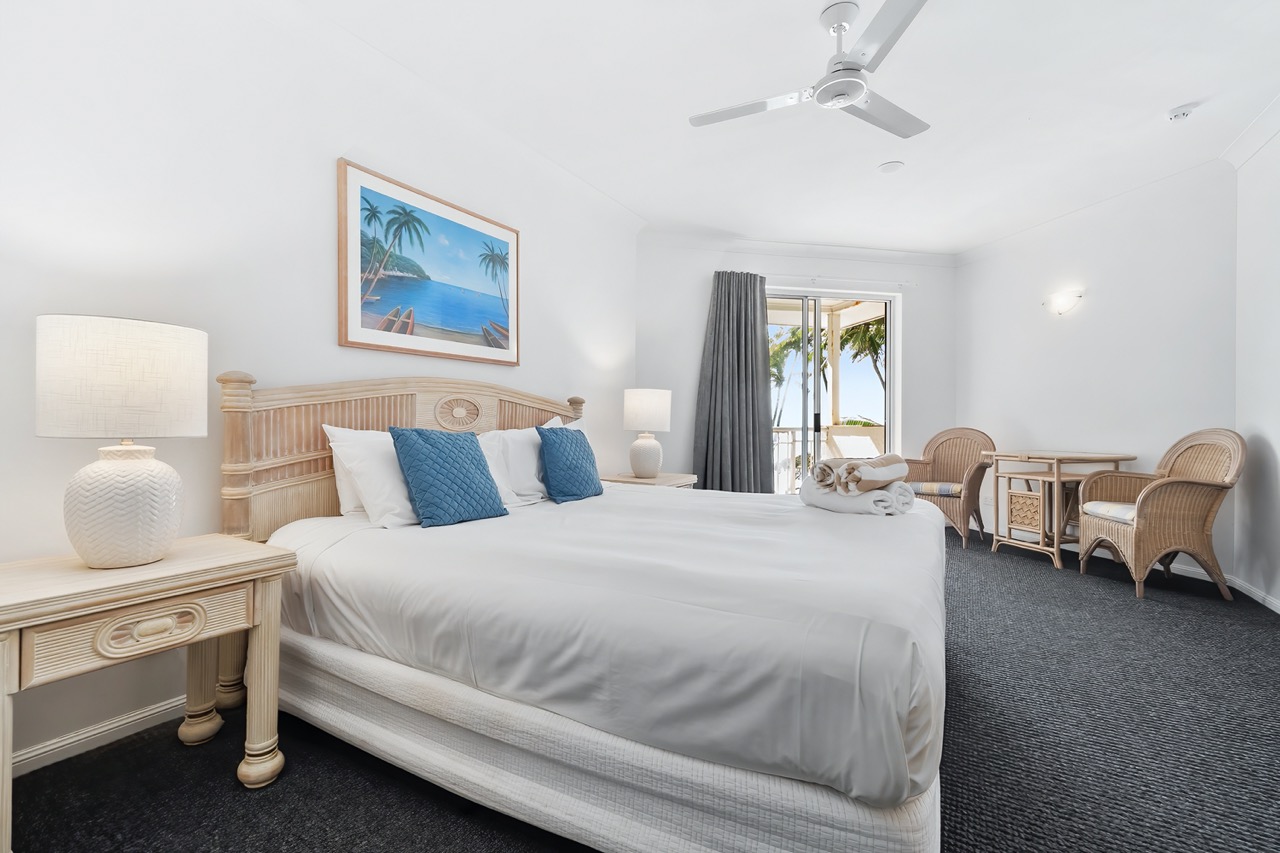 Alassio Absolute Beachfront 2 Bedroom 301