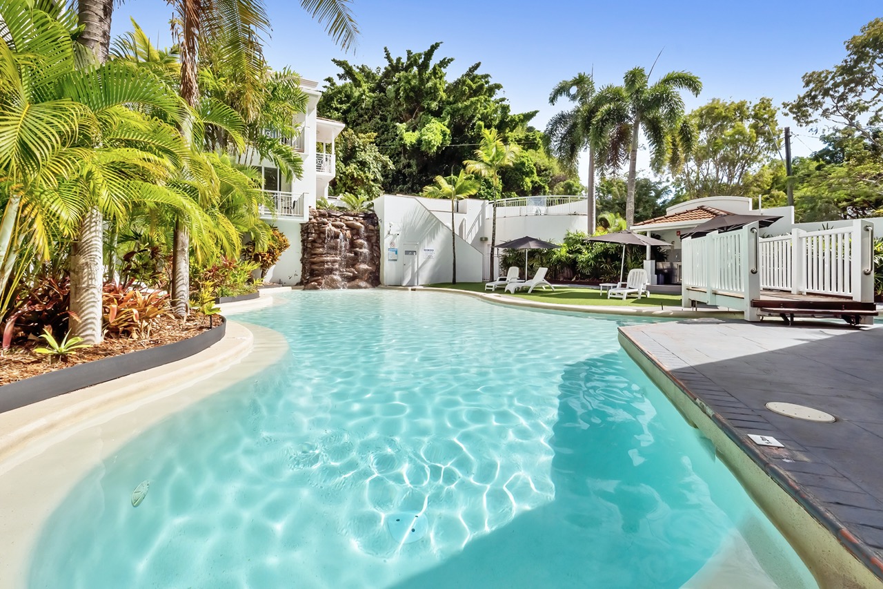 Alassio Absolute Beachfront 2 Bedroom 301
