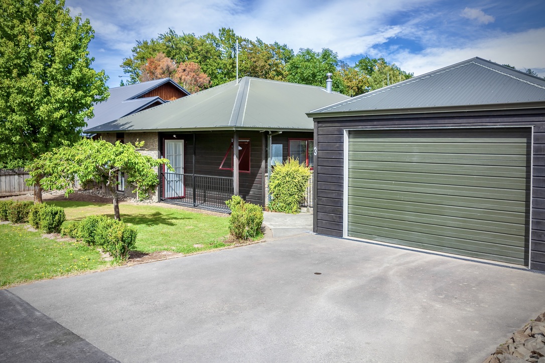 3 Chisholm Crescent