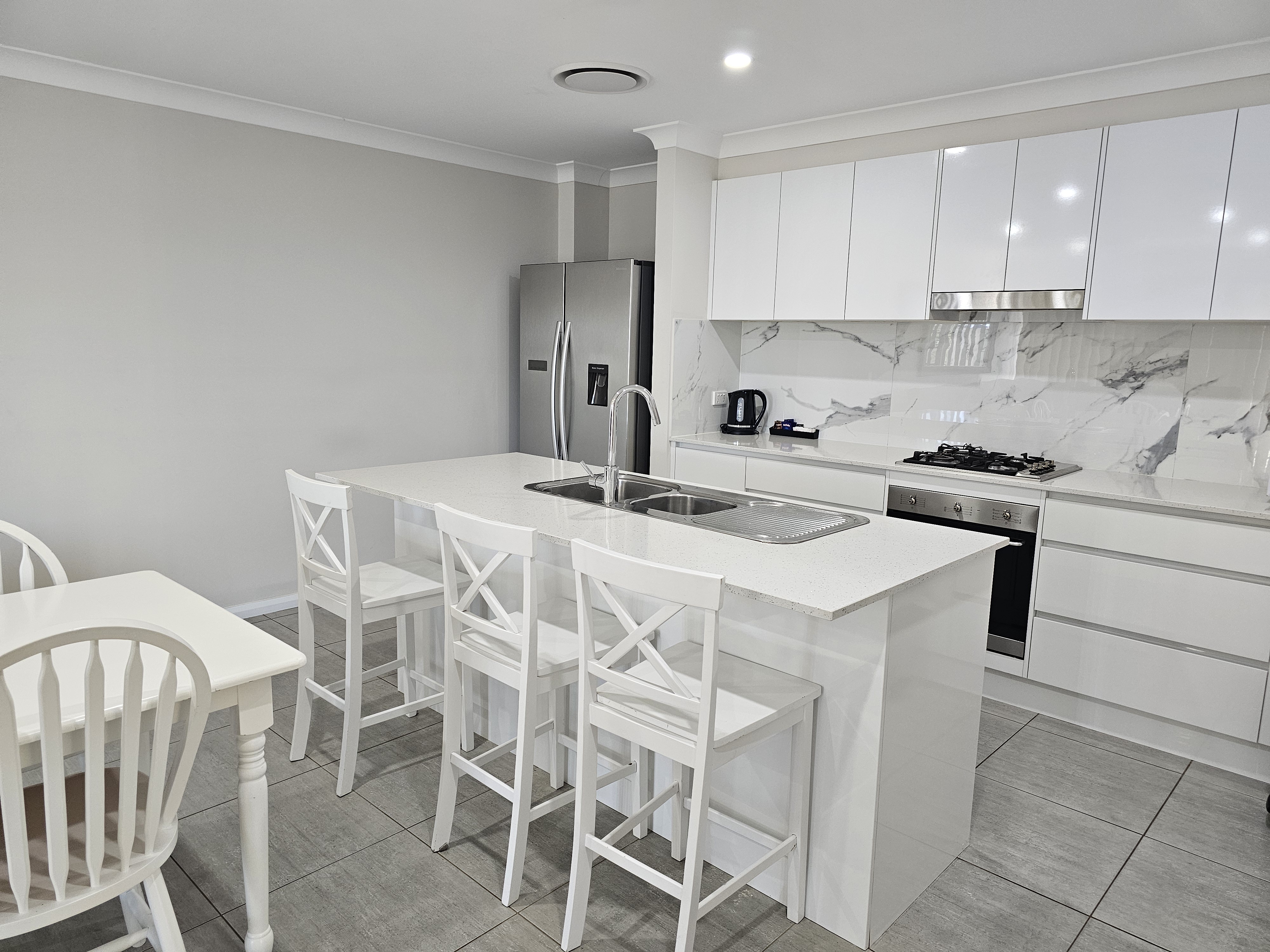 3 Bedroom Apartment. 1 King, 1 Queen, 2 Single (bunks)+ 1 king single
