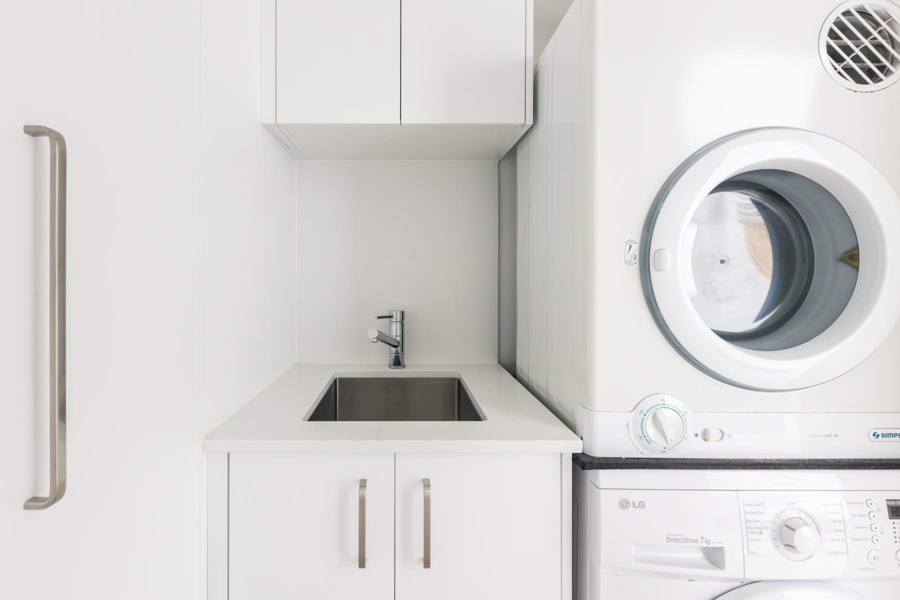 Apartment 16 Level 5 - 2 Bedroom Luxury Apartment Centre Unit