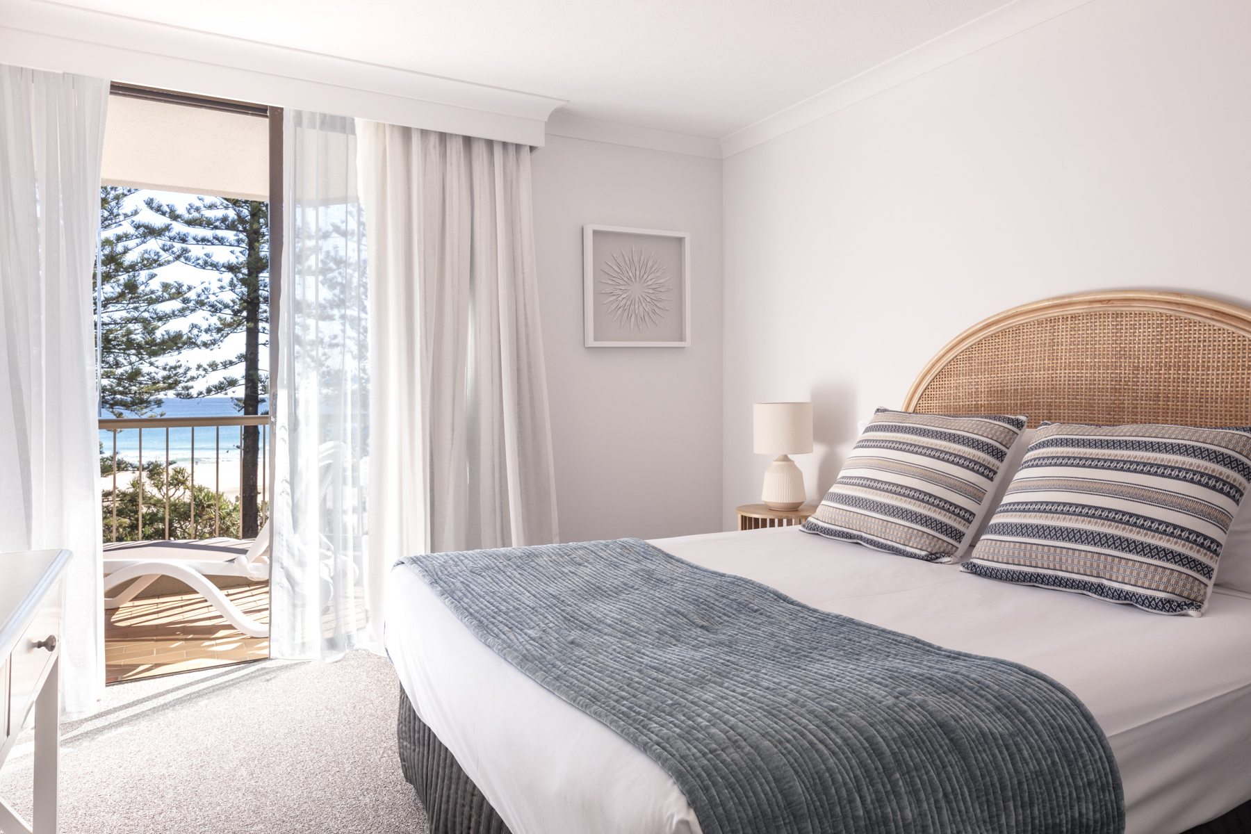 Apartment 16 Level 5 - 2 Bedroom Luxury Apartment Centre Unit