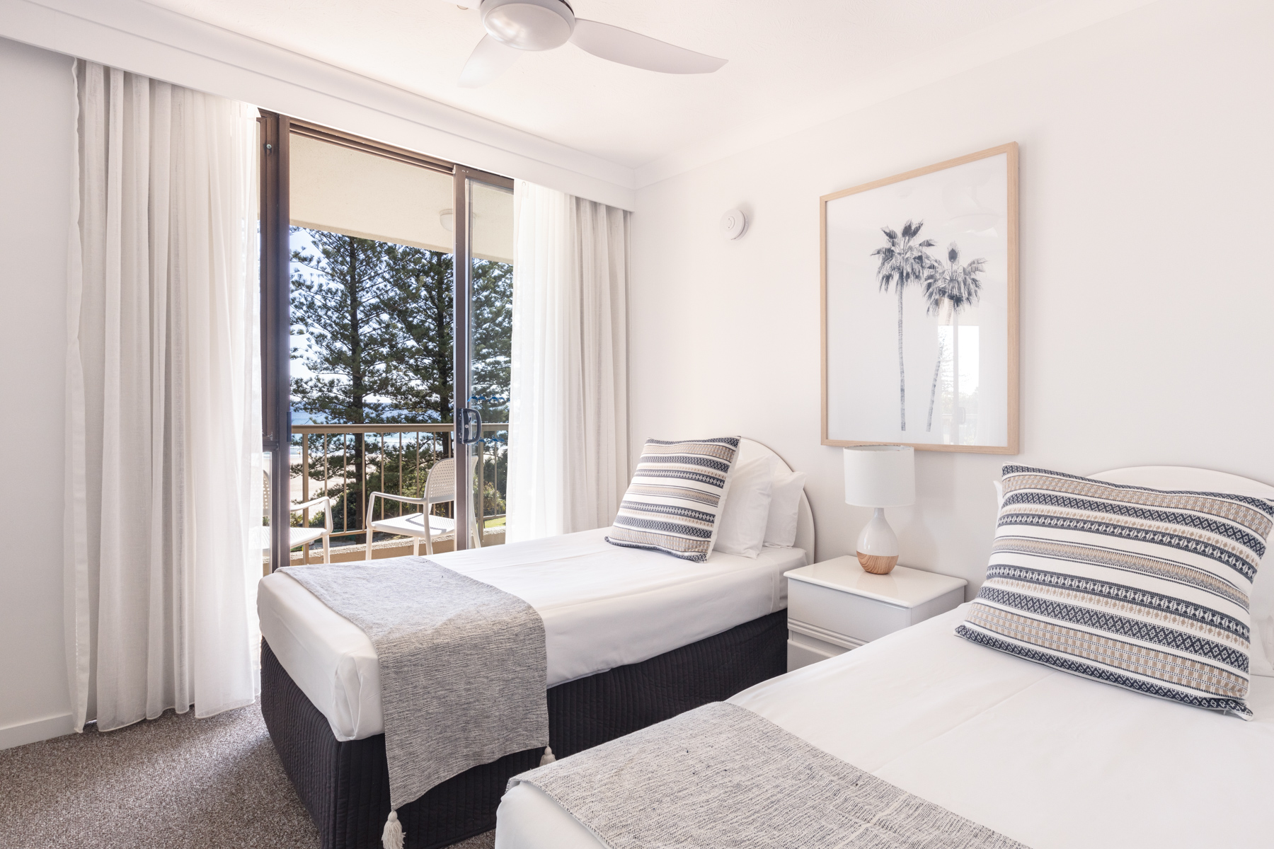 Apartment 16 Level 5 - 2 Bedroom Luxury Apartment Centre Unit