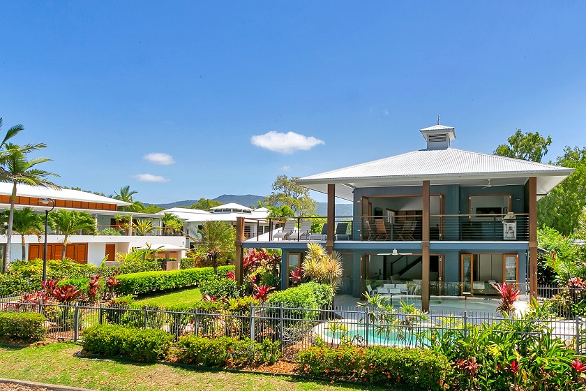 Reeflections Beachfront House
