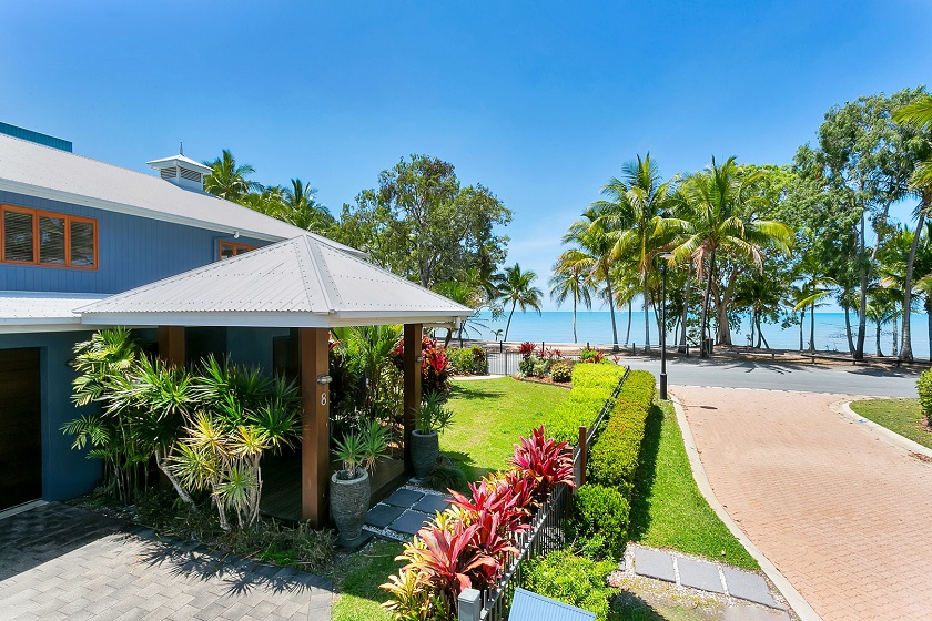 Reeflections Beachfront House