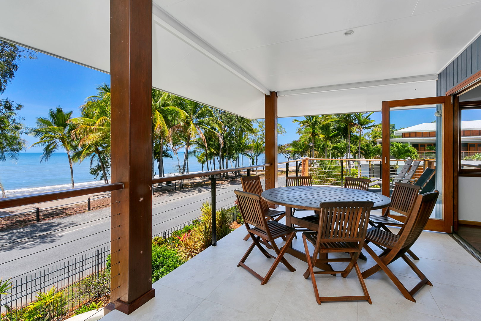 Reeflections Beachfront House
