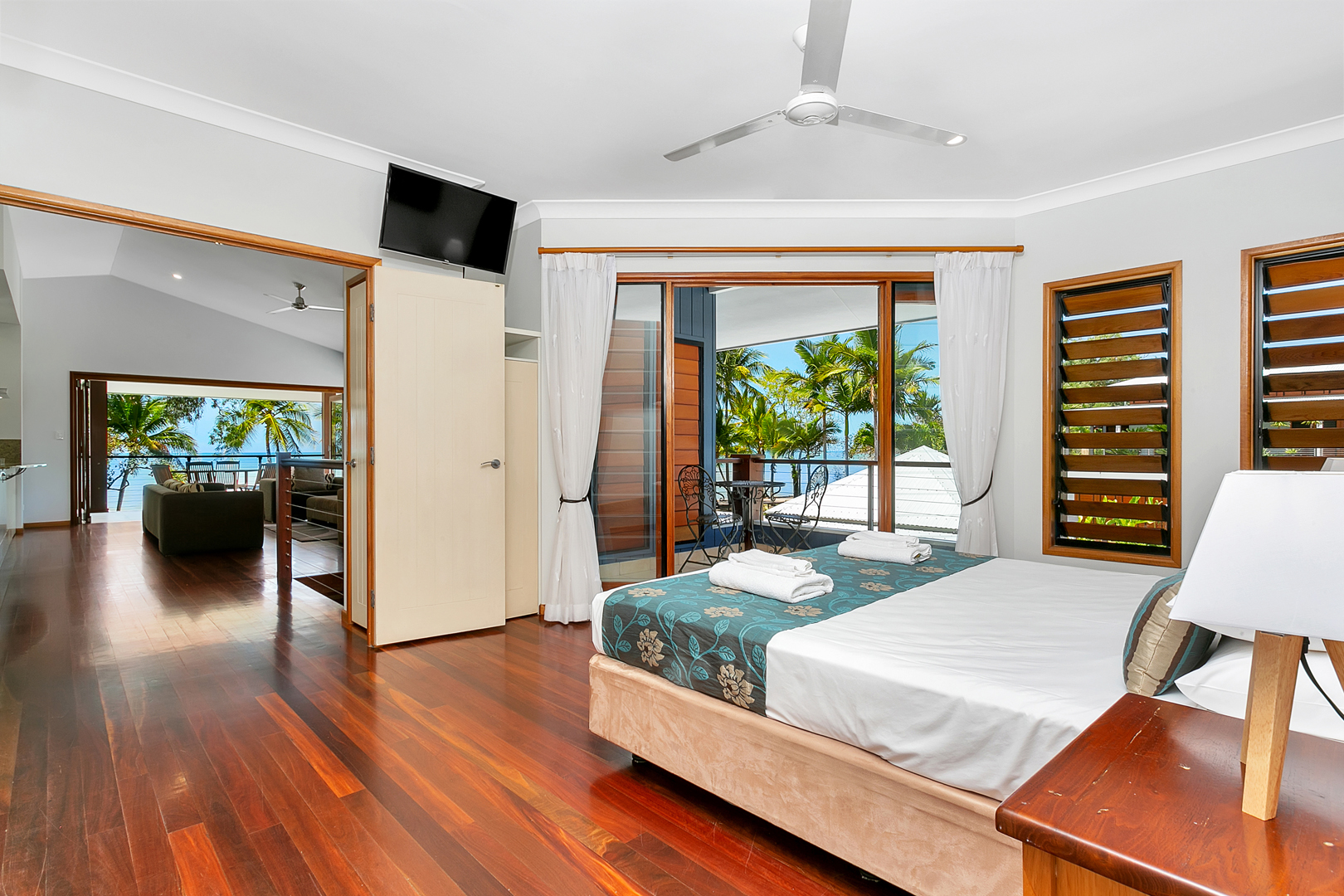 Reeflections Beachfront House