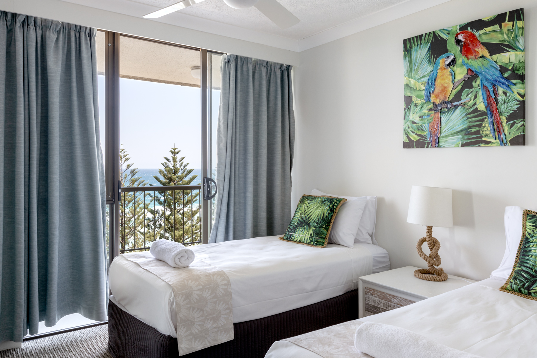 Apartment 37 Level 12 - 2 Bedroom Luxury Apartment, Centre Unit