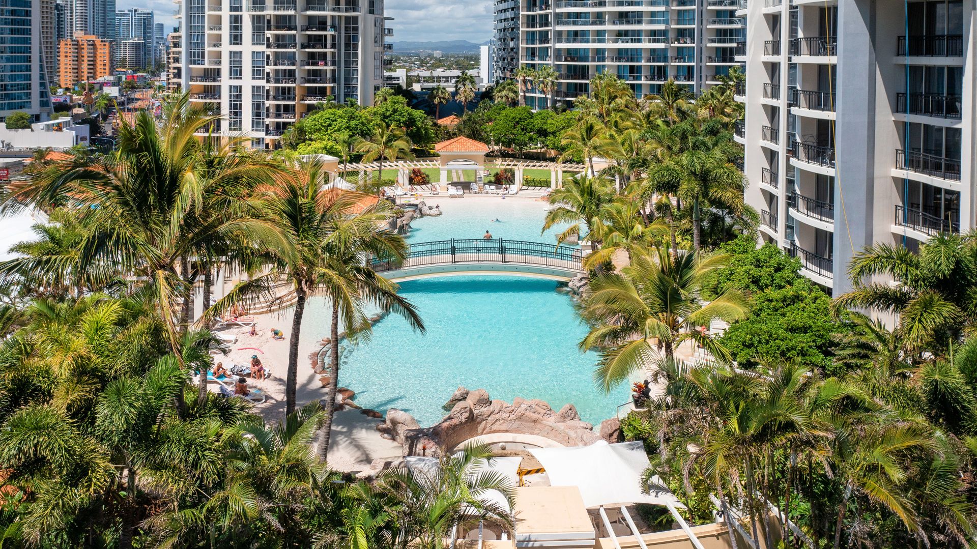 Chevron Tower 2BR 2B 1C Resort Style