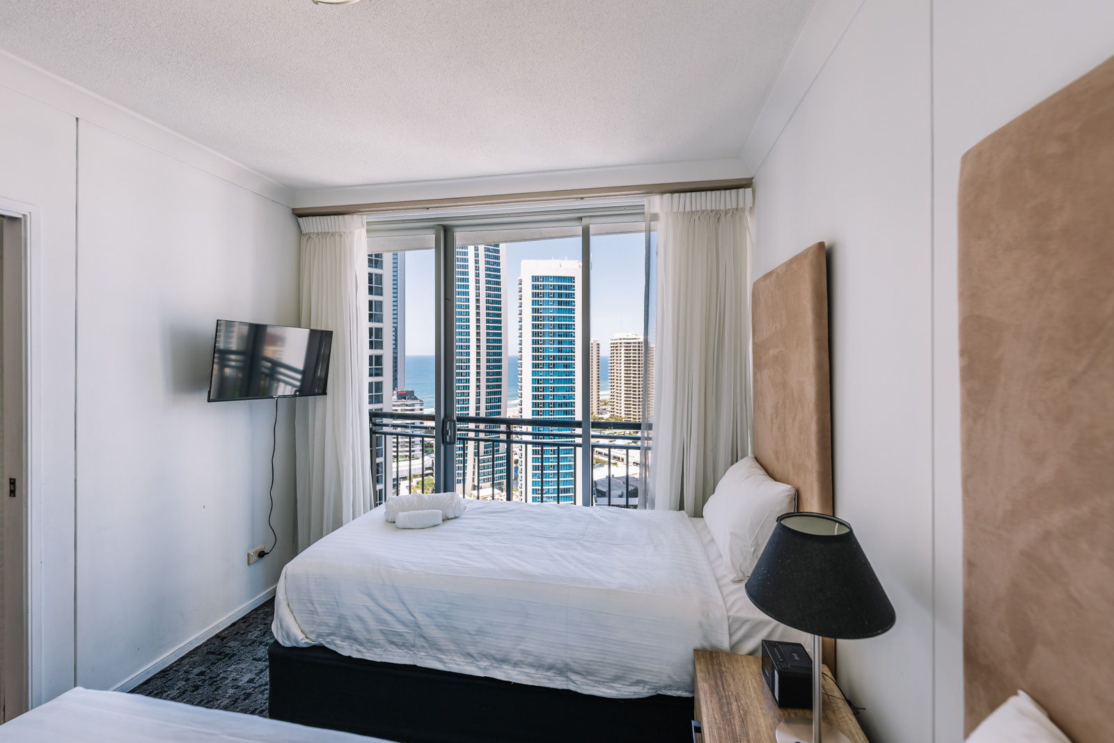 Chevron Tower 2BR 2B 1C Resort Style