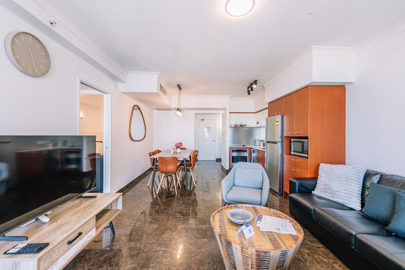 Chevron Tower 2BR 2B 1C Resort Style