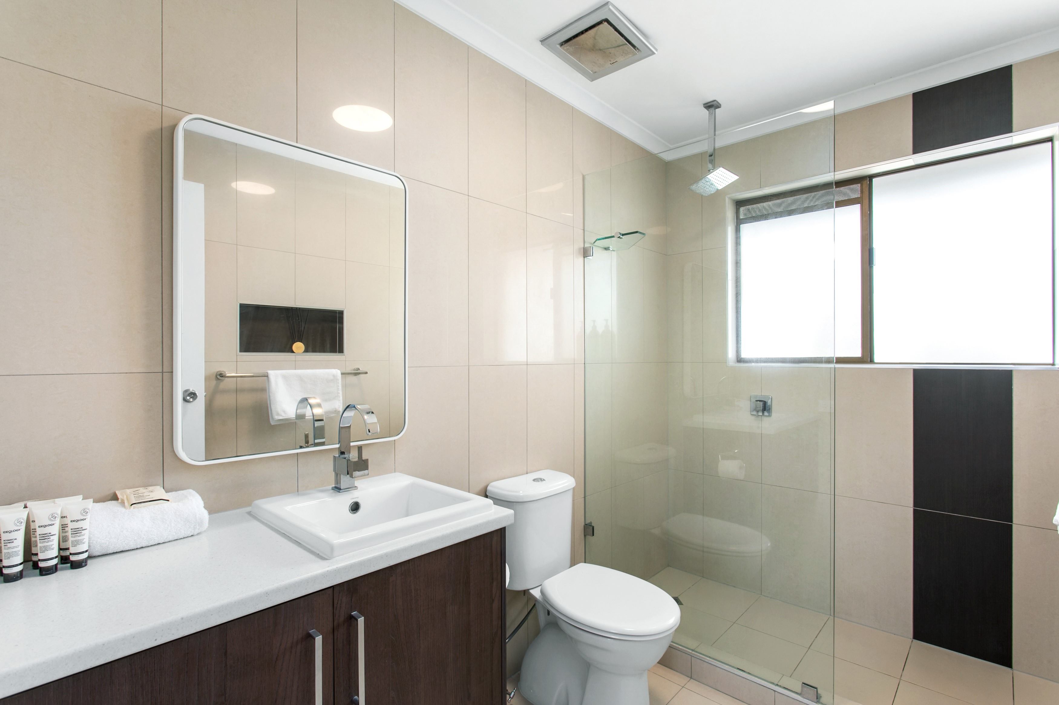 Unit 2  Central Noosa River Hideaway