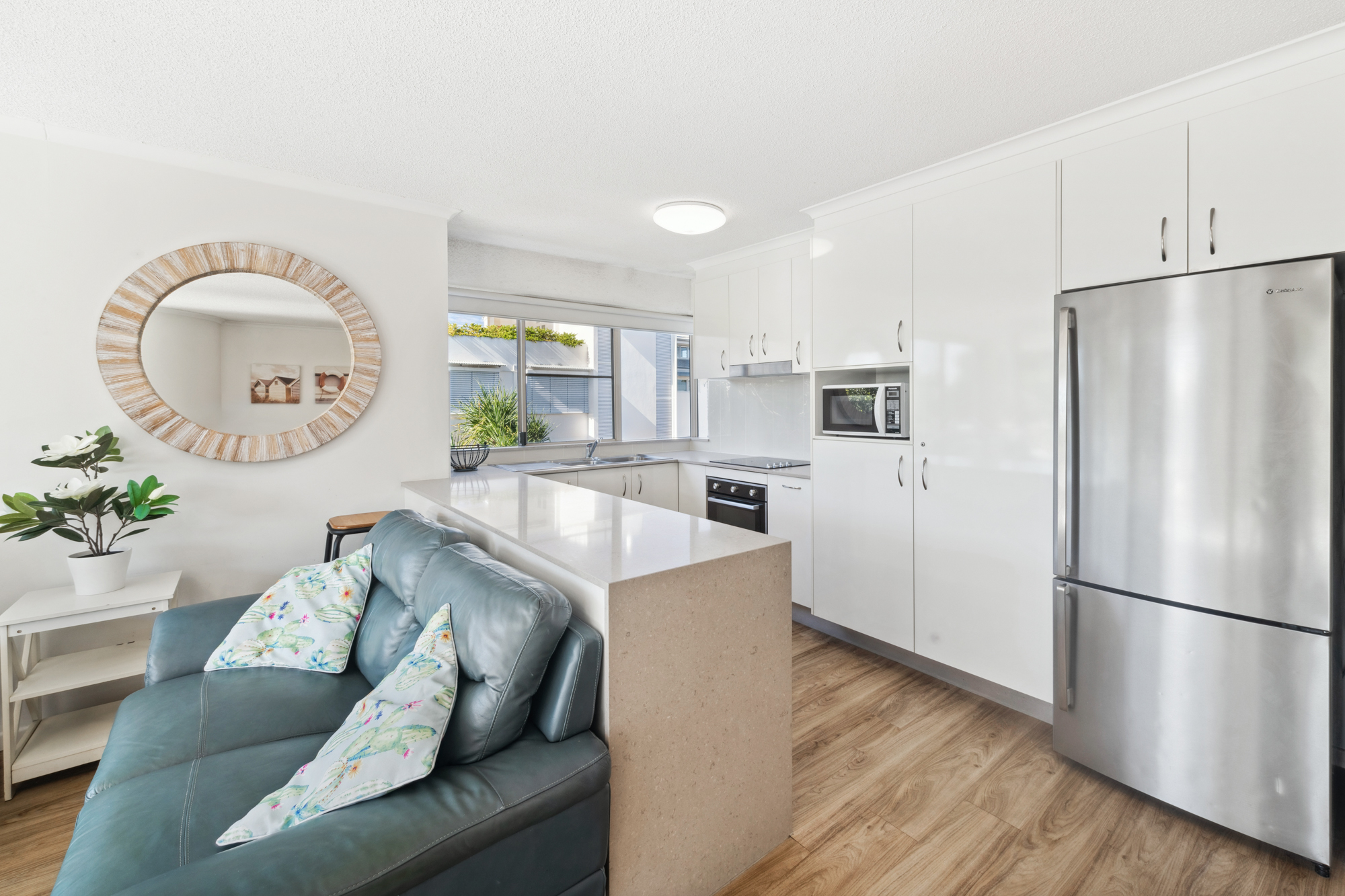 3 Bedroom Mid Floor