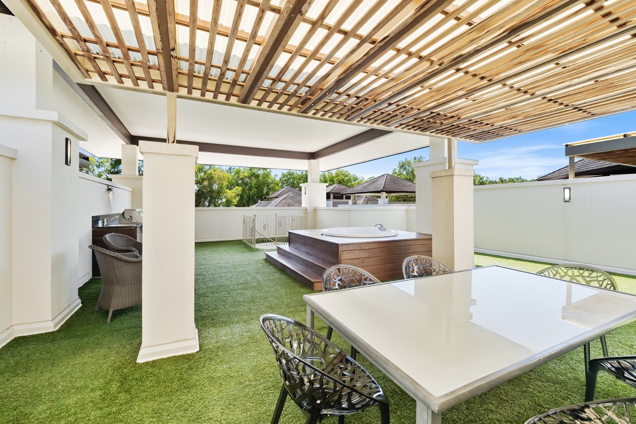Temple 2 Bedroom Dual Key with Rooftop Terrace 422/3