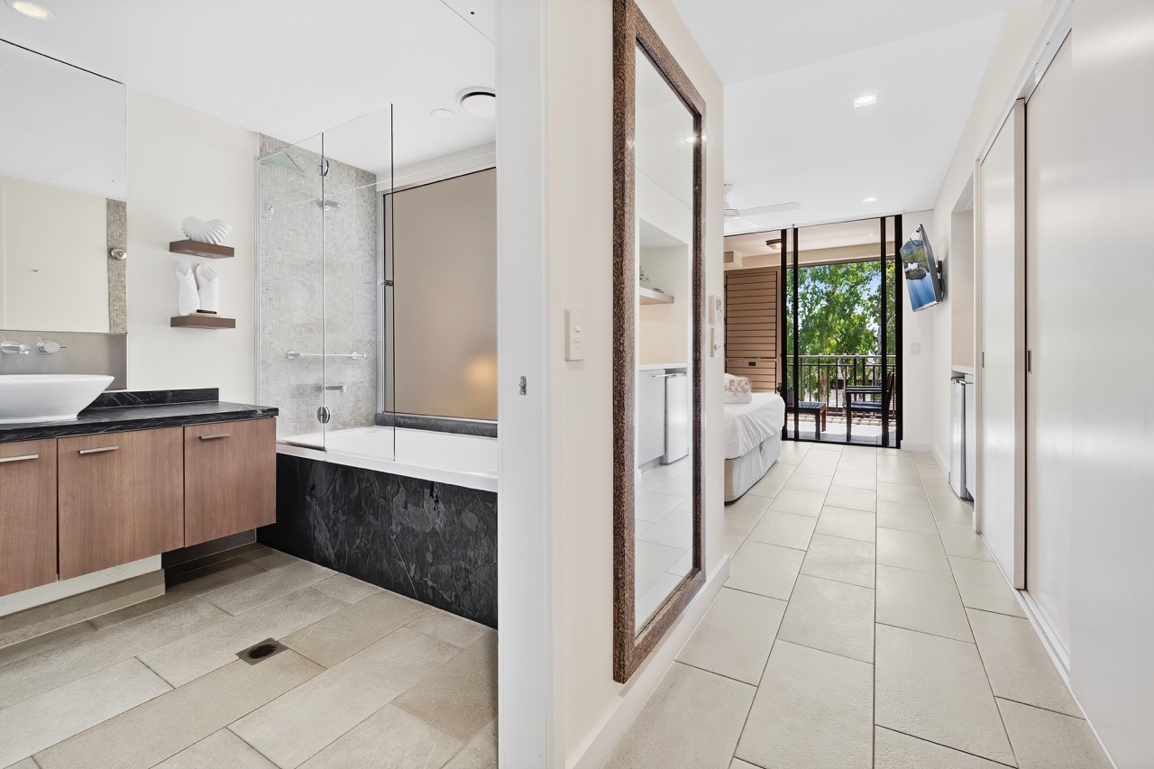 Temple 2 Bedroom Dual Key with Rooftop Terrace 422/3