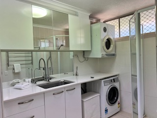 3 Bedroom Private Ground Floor Beachfront with A/c 02
